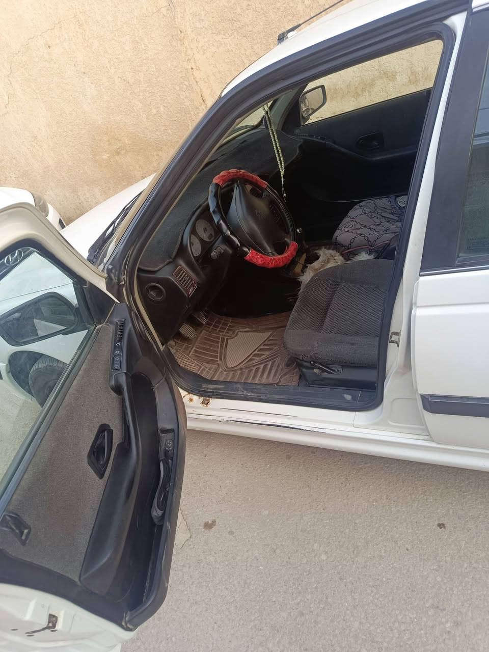 بيجو بارص موديل 2012 بيها جاملغ بارد فقط قطرت صبغ ما بيها السياره سنويه لسنه ال 30 السياره مكفوله من كلشي  مكانها نجف ناحيه الحريه 
السعر 48 وبيها مجال 
هاتف :***********
