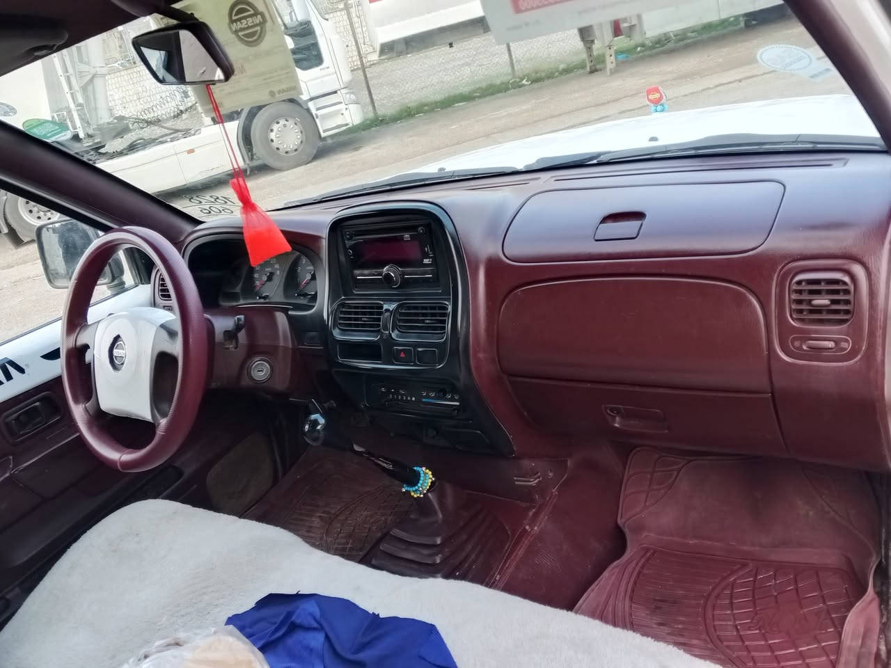 نیسان 2008 یابانی....4 قوولاپ
ڕەقەم و سەنەوی تازەیە تا 2028/6
4 تایەو ویلی لۆکی لەژێرە ...جام کارەبا...دەبڵ گێچە
چەند پەڵەیەک بۆیاخ و ساردی هەیە ..بێ دەعم و وەرگەڕان ....بەشەرتی گێڕ و مەکینە و ئەکسل
*********** ئاسیا      250 مەسرەفی نییە
*********** کۆڕەک ...سووپاس ئەدمین 😍
