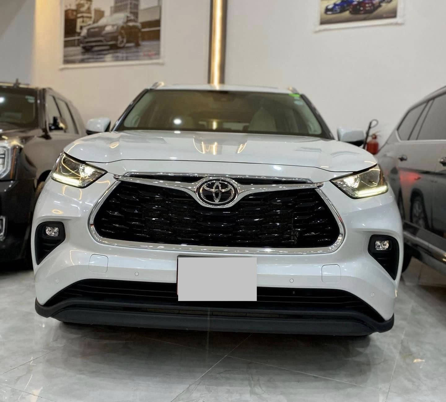 #TOYOTA_Highlandar_Limited_AWD_2022
#AWD_دفع_رباعي

#Full_Options_Limited_ فول مواصفات

#Color_White اللون ابيض داخل عسلي

#Canadian_Specification _وارد_كندي

#Clean_Title☑️✅ _ كلين تايتل كفاله عامة

#Mileage: 69.000m _ ماشى ➿🛣 

‎#محرك_V6_3.5

~~~~~~~~~~~~~~~~~~~~~~~

‎سيارة وارد كندي كلين تايتل مكفول كفالة عامة وغير مسروق

‎ شرط تقرير الكارفاكس كلين وليس سرقه Stolen 

‎(يعني السياره ممسروقه من كندا تم الشراء مباشر من شركات )

‎✅ ضمان انتربول ✅

~~~~~~~~~~~~~~

‎ئۆتومبێلەکە لە دروستكراوی كەنەدایە كلین تایتل هیچ لێدرانی نیە هەموو شتێكی بەشەرت ،كارفاكسی دزراوی نیە (واتە لە كەنەدا نەدزراون راستەوخۆ لە كؤمپانيكان كراون)

‎ ✅ زەمان ئەنتەرپول ✅

*********************

Price: 37,900 $

~~~~~~~~~~~~~~~~~~~~~~~

WhatsApp/ ***********

Phone 📞/ ***********

