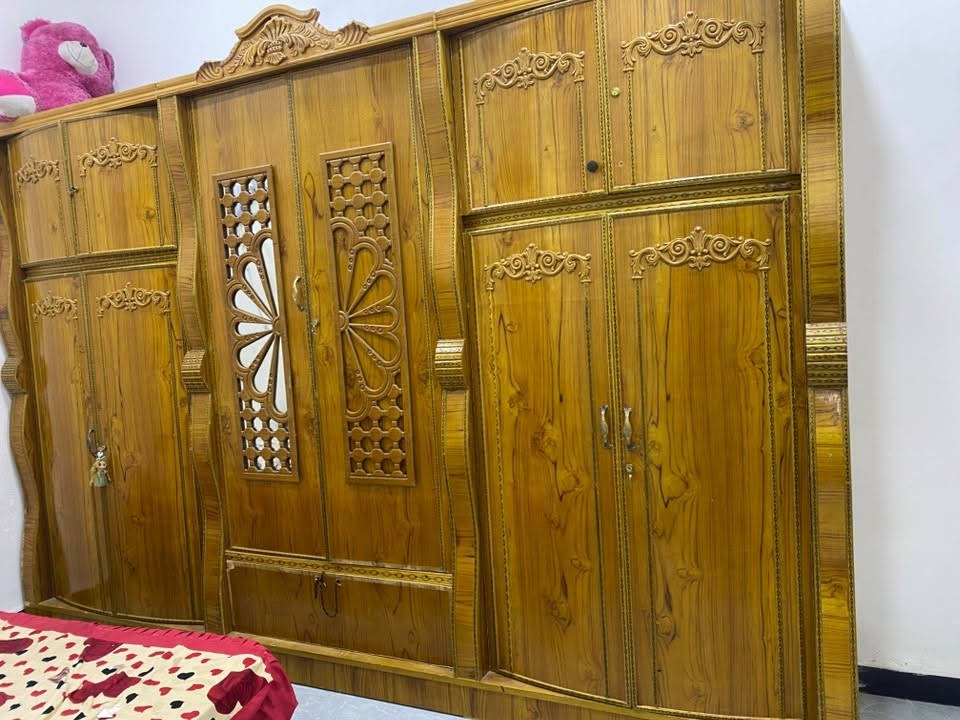 كنتور للبيع نضيف وثكيل والجامه البنص موجوده  سعره ٣٥٠ مكان كربلاء المعملجي
للاتصال ***********
