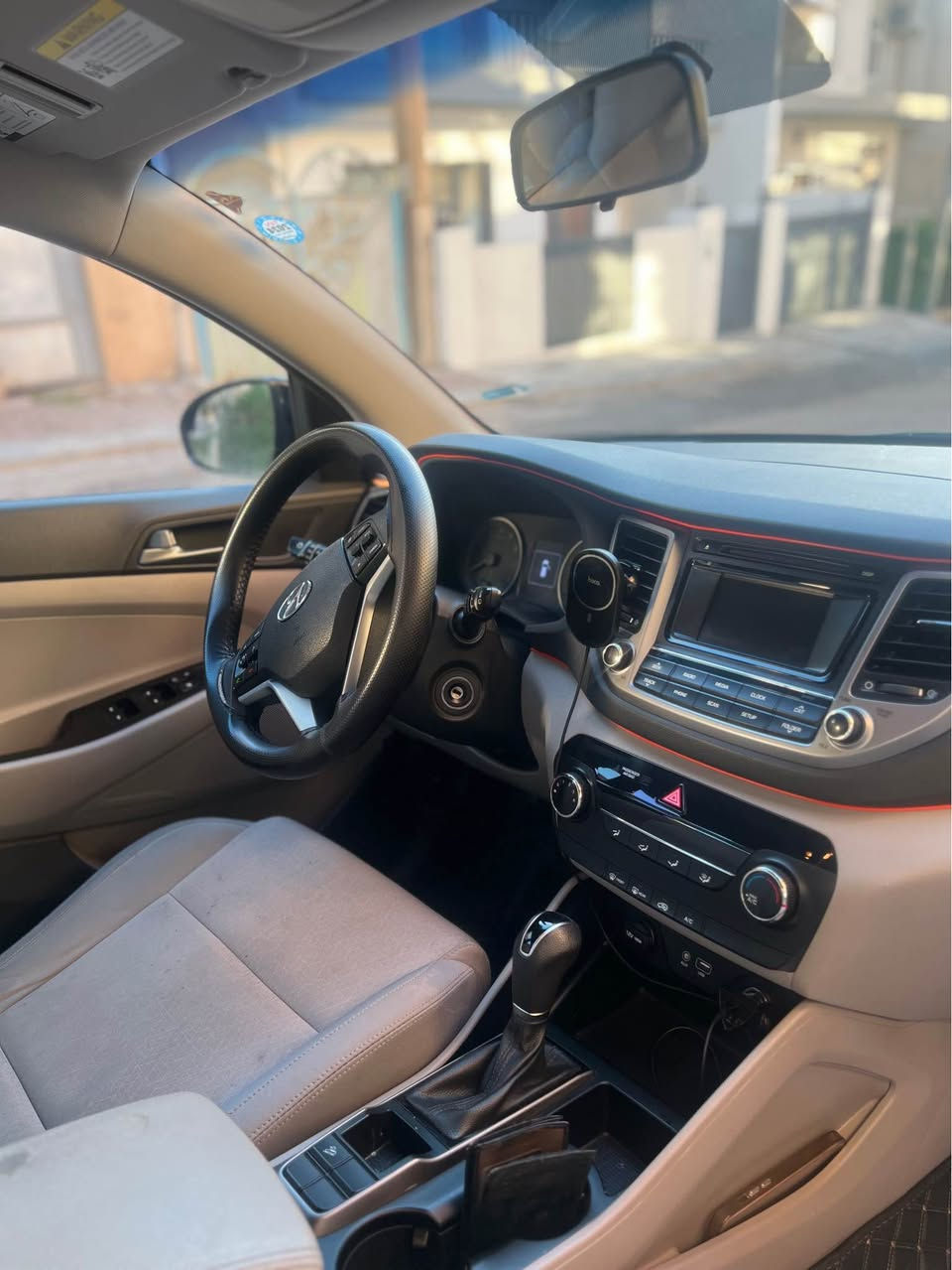 🚘 Hyundai Tucson 2017 – Auto

✔️ گیربۆکس ئۆتۆماتیک
✔️ یەک پارچەی بۆیاخە
✔️ هیچ کێشەی مەکینە و گێڕی نیە

💰 نرخ: $15,500 (کەمێک مەعامەلە)
📍 شوێن: سلێمانی

بۆ زانیاری زیاتر و بینینی سەیارەکە، پەیوەندی بکەن 📩📞
*********** السليمانية, العراق
