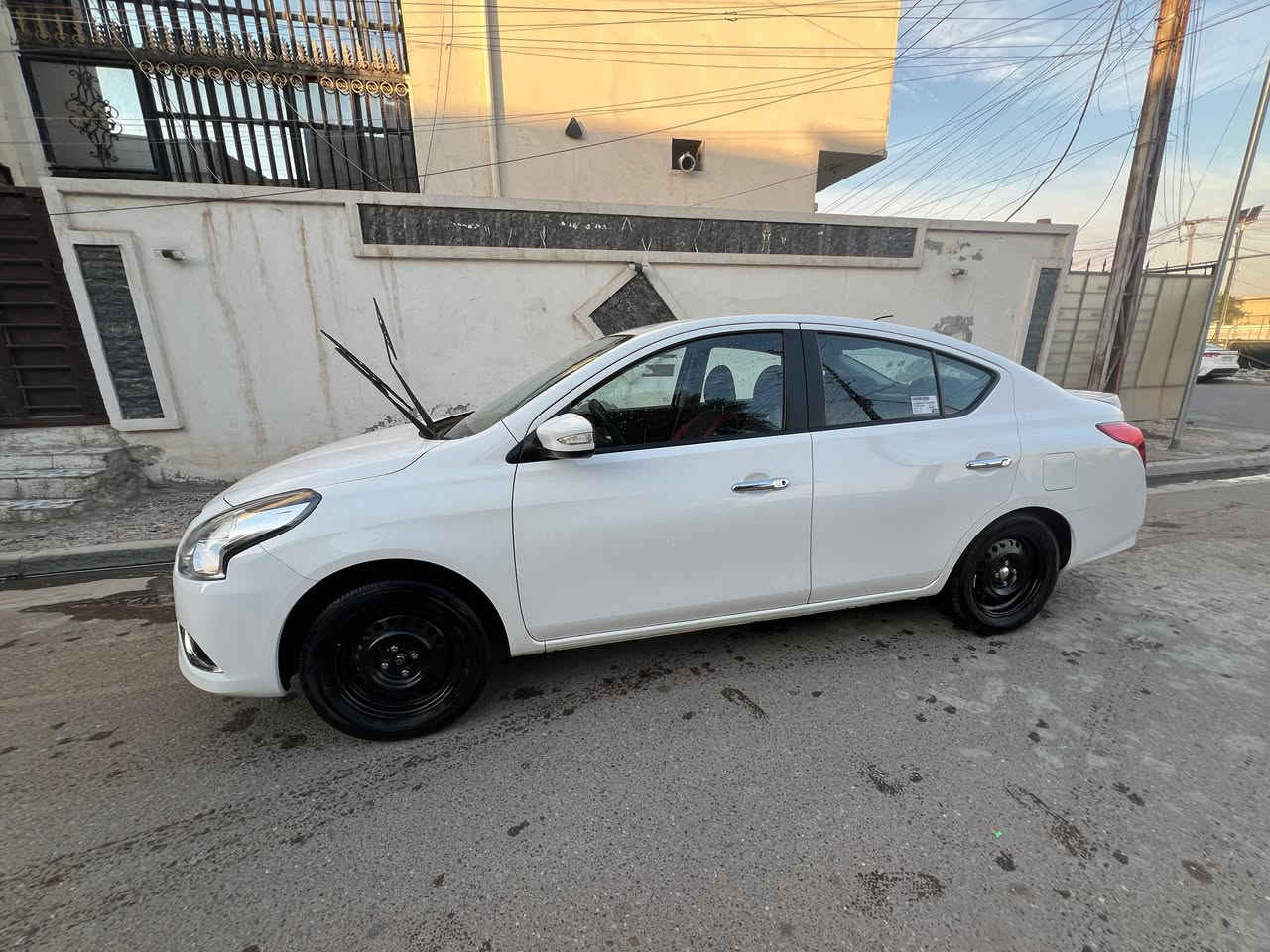 نيسان صني مصري 2024 ماشية 38 مقفوله سعر 130 بيهه مجال ***********مكانهه بغداد حي العامل
