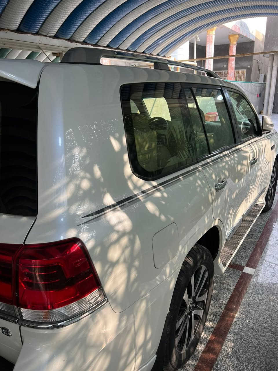 السلام عليكم
للبيع لاندكروز موديل 2019 ساز  مكفول  كفاله عامه 

جديدة بمعنى الكلمه اللون ابيض صدفي رقم بغداد بسمي سنويه 2030

محرك 4600
V8

فول موصفات 1/1

بصمه تشغيل 

5 بصمه أبواب لمس 

تشغيل عن بعد 

فتحه سلايت

كشنات ثنين كهرباء 

كشنات جلد 

8ايرباك 

زراكات 

مري شفط 

شاشات خلفيه 

جنطه شفط 

عداد لكزز 

ثلاث قطع تبريد 

حساس امامي 

حساس خلفي  

وباقي موصفات ساز معروفه 

سعر السياره 5شدات و30 ورقه 

الاستفسار اتصل على الرقم ***********‬

مكان البصره

اني مكلف بالنشر
