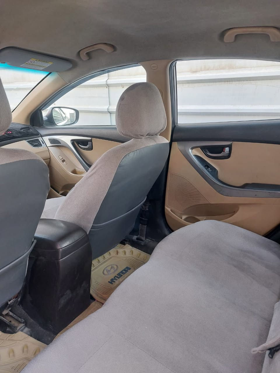 السلام عليكم من رخصة مدير الكروب النترا ١٣امريكي بيه جاملغ امامي بيها طخات  كير محرك كفاله المكان بغداد البلديات ١٠٦بيها مجال رقم الهاتف ***********
