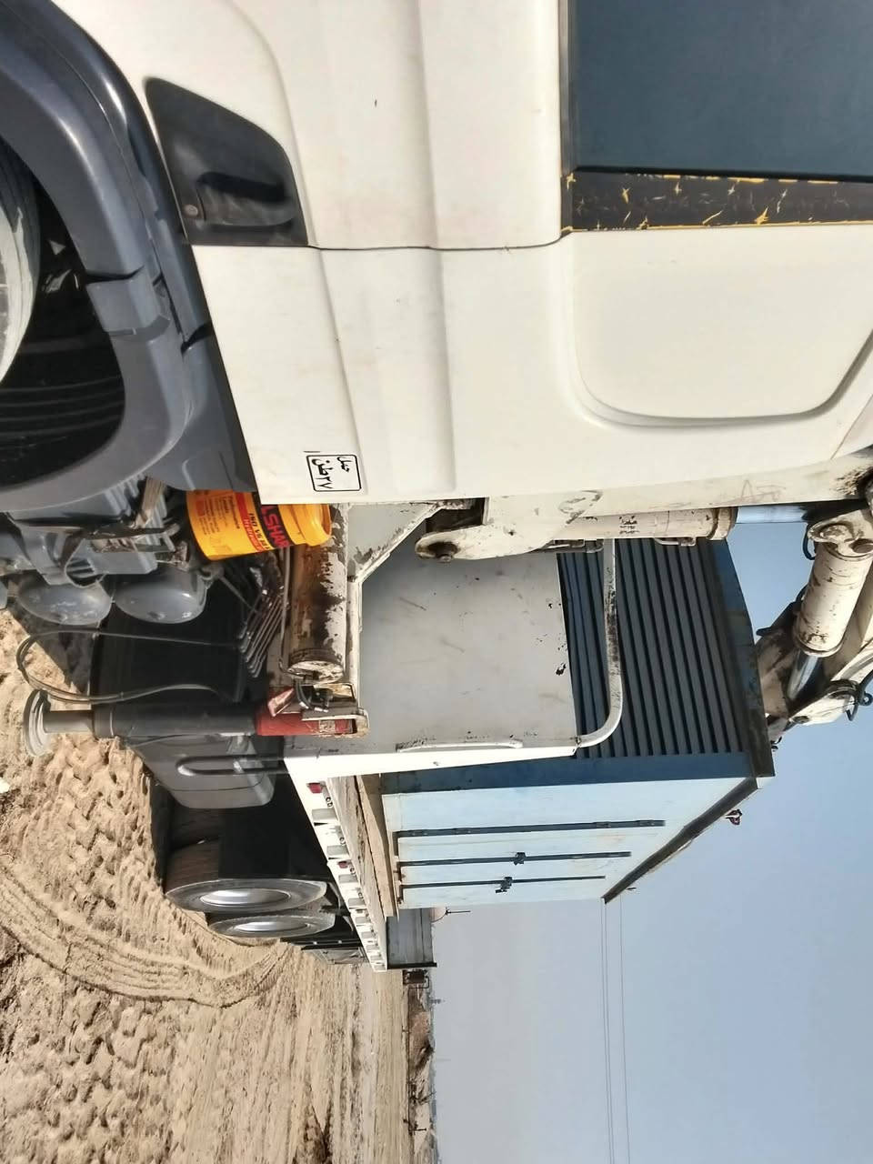 سلام عليكم سكانيا كرين13 طن مكينه انجكتر كير 4*4 طول بديه سبعه وربع صافي تخم تاير وحداديه جديده مسجله كرين ‭ ‭٠٧٨١ ١٨٨ ١٠٩٩‬
