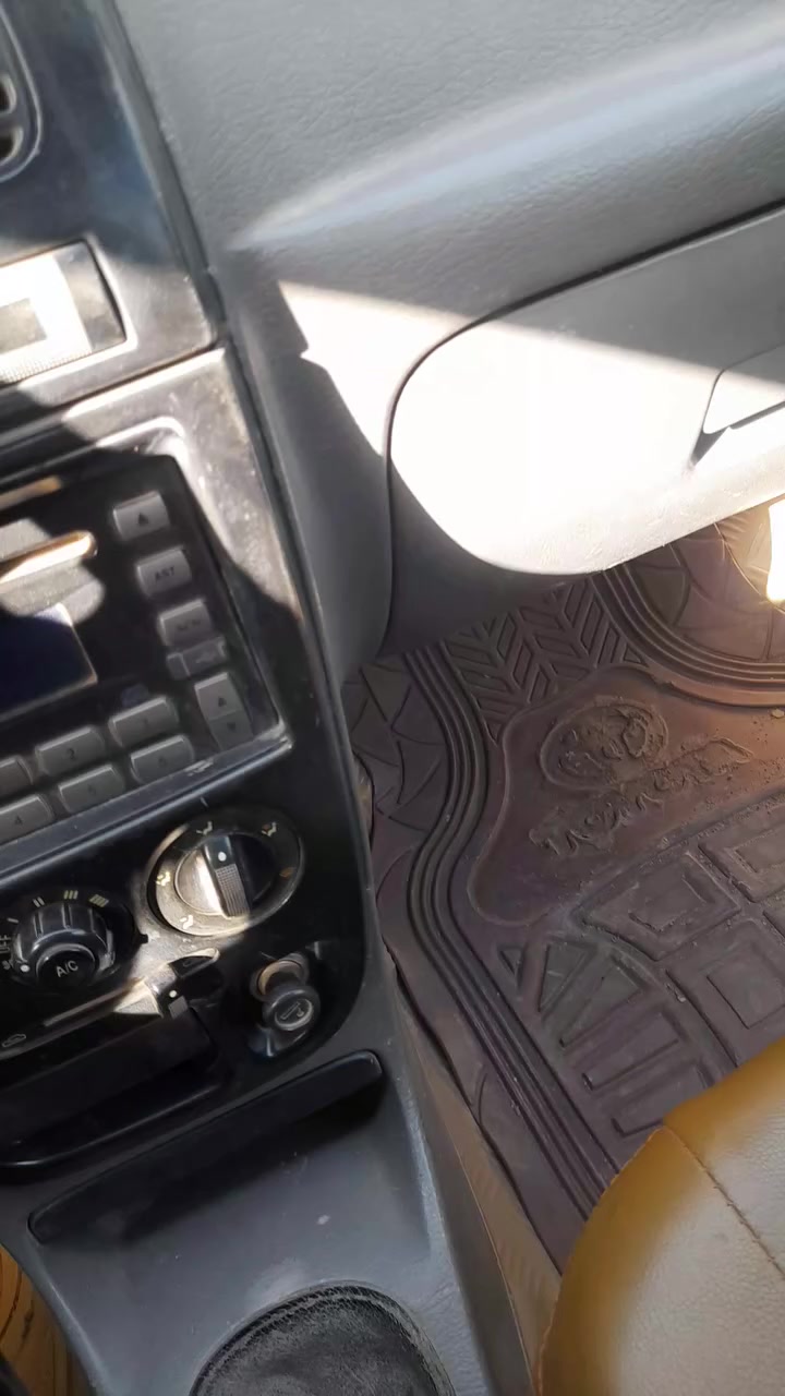 كيا موديل ٢٠٠٣ للبيع رقم ديالى شرط التحويل مكان السياره الموصل الاتصال على    ***********
