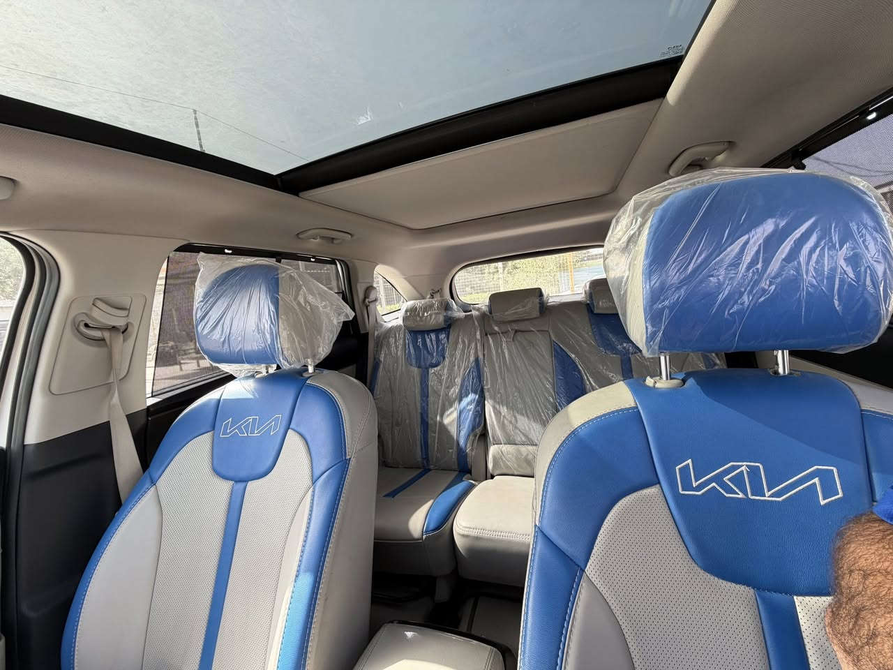 كيا سورينتو 2023 للبيع
السيارة خليجي 

ضمان شركة الدولية خمس سنوات 

رقم بغداد بأسمي تحويل ثاني يوم 

مكفولة كفالة عامة 

( مو دفع رباعي ولا تدفئة بالكشنات ) 

ماشية 57 الف 

مواصفات السيارة 1/1 

بانوراما على طول القمارة

كير ماوس 

7 راكب 

سايد بريك دگمة

كشنات الامامية كهرباء 

وبقية المواصفات معروفة 

مكاني بغداد / الشعلة 

رقم الهاتف / *********** 

السعر 290 $
