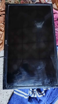 شاشة 32بوصة • ما بيها شي • العباسية