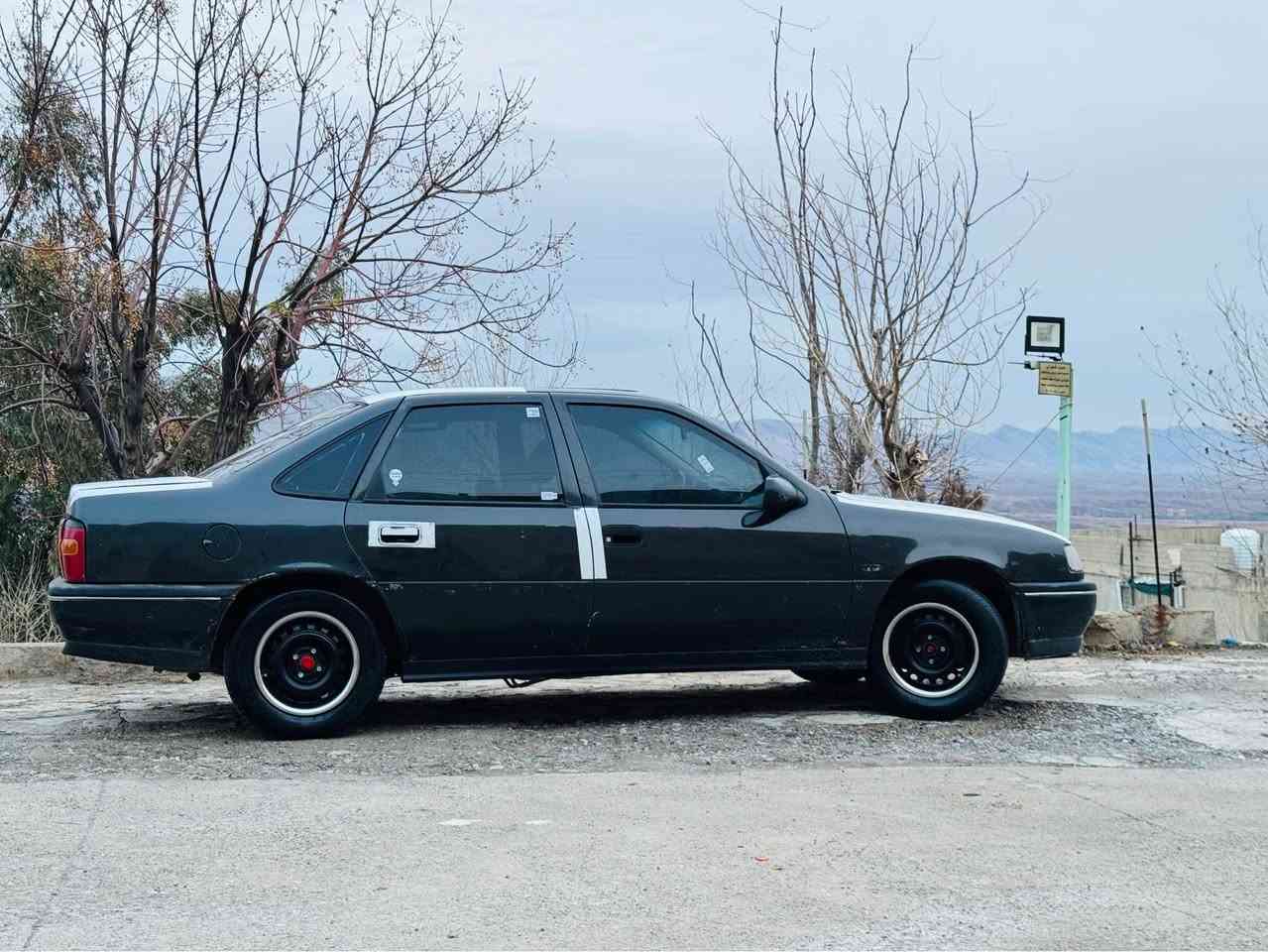 ئوپل فيكترا موديل ١٩٩٠ مةكينة ٢٠ بي دةعمو ليدراو سلایتە
Abs
ئیفلۆکەپسە
سةنةوي بةسةر چوة وةكالة بةشةرت جوار تايةو ويلي نوي لةسةرة توندو تولة بێشو پشتي تازة داگيراوة سيارةكة بي فةسروفة شوين كوية *********** فايبةري لةسةرة. برام كويسينجاك, أربيل
