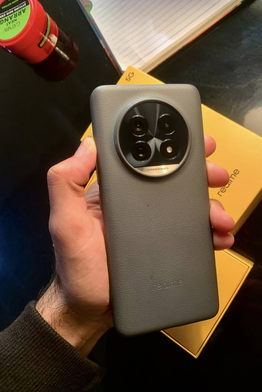 ريلمي 13 برو بلاس …. مساحة التخزين 512
كامرة يصور القمر وشاشة منحنية 
ويشحن سريع والمعالج سناب دراكون 

جهاز فلاكشب متكامل ونظافة 100%
الشراي خاص او رقم ***********
