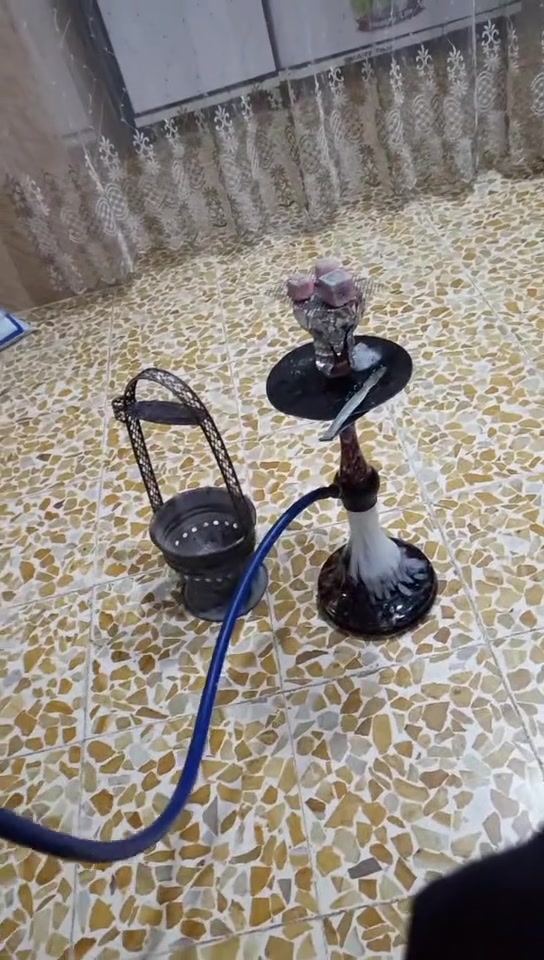 نركيله الماني ريجمان نظيفه مطعم انكليزي 
1/فنجان 2 
2/صونده وبراد 
ا3/البرج الونه ممسوحه نقشه 
وبس شوشه مشتريهاا اب 10 وسهرهاا 23الف وبيهاا مجال حك جيه رقم *********** ول مو شراي لا يكسر بيهاا يعبر منشور رجاء~
