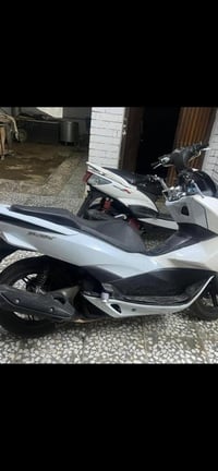 # للبيع_كفرات_2 PCX السلام عليكم.. عندي كفرات PCx الجيل الثاني (الخلفي...