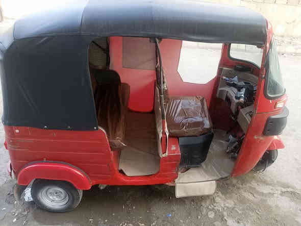 سلام عليكم تكتك 2018 شهر 12 يوم 26 كبل جاهزه لشارع تكتك حلوه ونضيفه تحويل ثاني يوم حته هزه داخله بيه بل لغد صبغ شبر المكينه خير من الله لا تنقيص ولا تبخير كهربائية كله شغاله العنوان الكماليه شارع الاصفر الرقم *********** السعر 4800 وبيه مجال
