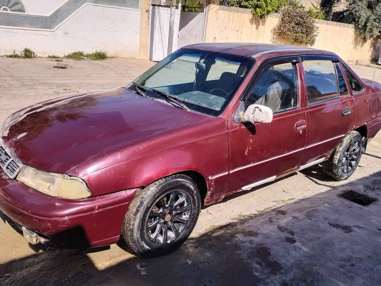 #سيارة للبيع

نوع ؛ دايو سلو
موديل ؛ 94
محرك ؛ فكترة 1600 
تحتاج فقط رنگات #سنوية ساقطة شرط التحويل

السعر ؛ 24 ورقة وبيها مجال
***********
