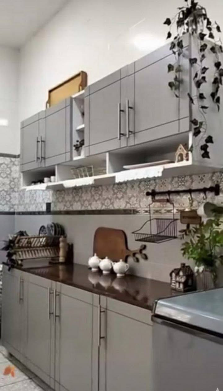 الم تكن سهله ✨ لاكني لا إليق إلا للقمة ✨
مترين ارضي وملحق والسنك متر و20 مرمر 
السعر 260
✨✨✨✨✨✨✨✨✨
✨اذا تحب نضيفلك ملحق فوك السنك اضافه ٧٥ الف
✨اذا تريد السنك متر ونص اضافه ٢٥ عالسعر 
✨اذا تحب تضيف فاترينا اضافه ٨٥ عالسعر 
✨اذا تحب تضيف مجر واحد اضافه ١٠ عالسعر
✨اذاتريد تضيف تلث مجرات اضافه ٢٥ عالسعر
الالوان كلها متوفره اي موديل واي لون يريده الزبون نشتغله لاتعتمدون فقط على الالوان المعروضه نشتغل كل الالوان  
التوصيل بغداد مجاني
اطراف 10


**إذا كنت صاحب هذا الإعلان وتريد حذفه لأي سبب، رجاءا أرسل رسالة إلى الدعم الفني**