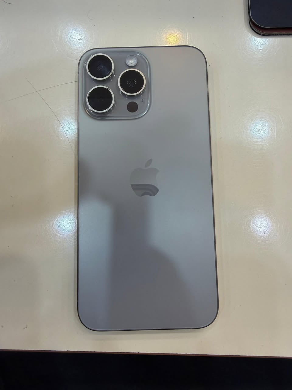 سلام عليكم عيني ايفون ١٥ برو ماكس ماستر AAA. ذاكره ٢٥٦ 
جهاز نضيف بطاريه ٨٥ كارتون كيبل ويا استفسار خاص رقم ***********
