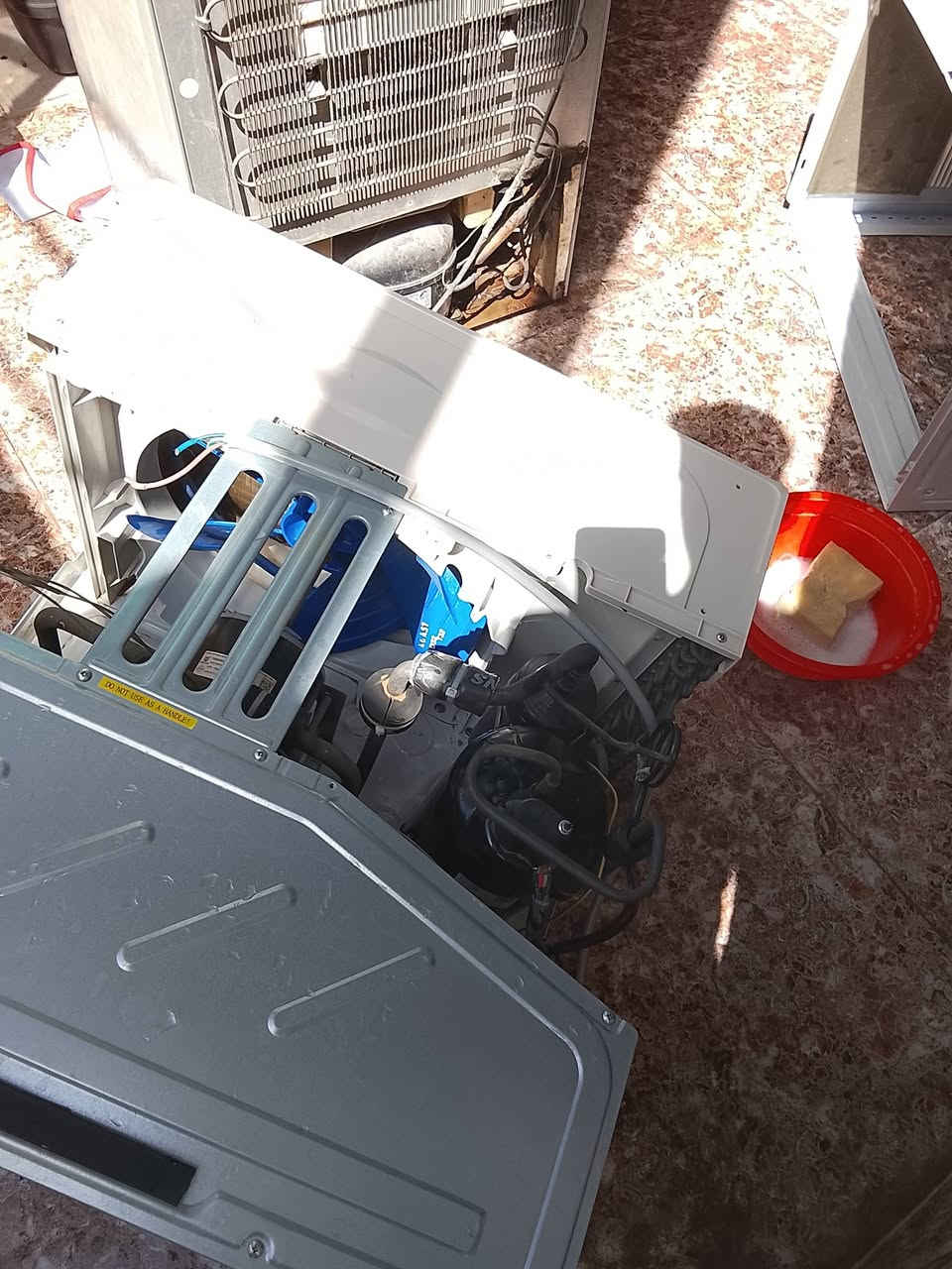 السلام عليكم مكيف طن ونص للبيع اخو الجديد نظيف صارلي اقل من 4 اشهر من ماخذه جان بمعهد ويشتغل باليوم 3 ساعات فقط الله شاهد جديد بمعنى الكلمه متوفر واتساب عنواني شارع حمدان ماقبل صناعية حمدان ***********
