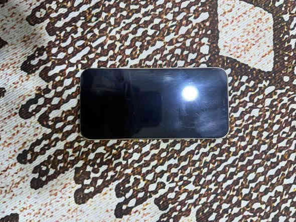 السلام عليكم ايفون 12 برو ماكس ذاكره 256 بطاريه 78 لون ذهبي بس كسر بالظهر وفطر بكد الابره بالكلاسه ولا مبين ابد غير ذني الجهاز مكفول كامل ملحقات السعر 300 وبي مجال قليل حك جيتك المكان بغداد الدوره الرقم ***********
