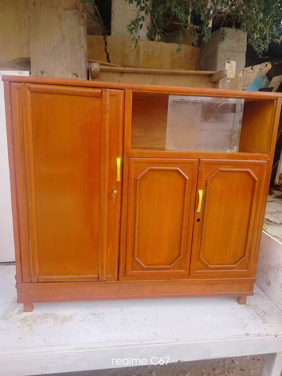 بوفيه متر و40سم وارتفاع متر وربع//السعر 60الف للتواصل العماره حي النداء///تلفون/***********
