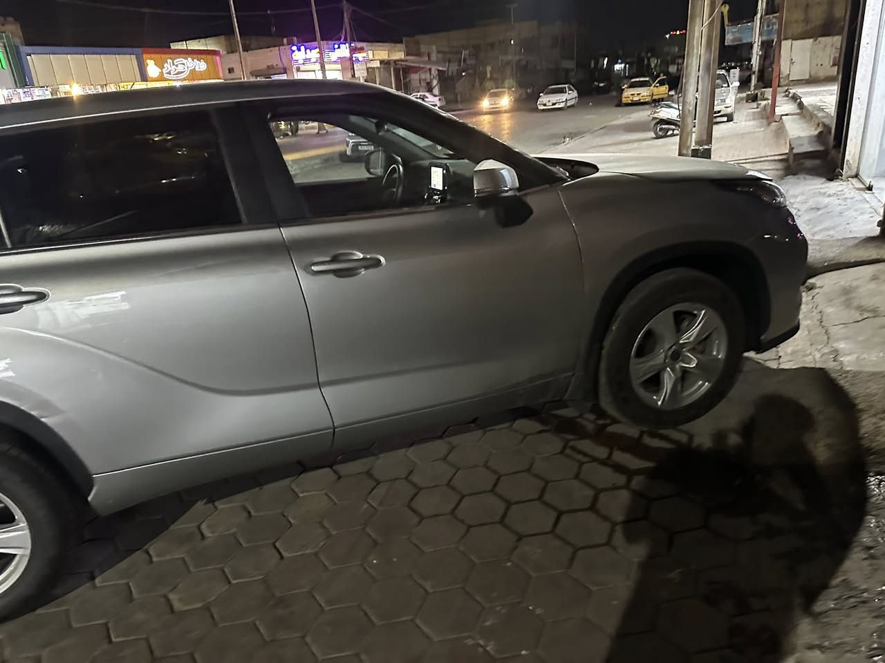 تويوتا هايلندر 2024  هايبو د سلفري مكينه 2500 تيربو تبديل جاملغ ايمن الشواصي والغود مكفوله الايرباكات سليمه الضرر كما موضح في الصور 
ماشيه 16500 
مرقمه بغداد
ترقم عله الدوله مجاني الترقيم اي محافظه 
الاتصال على ابو ايمن ***********
