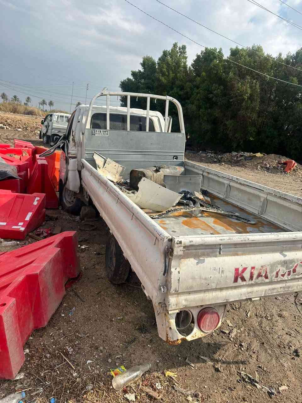 كيا بيها حادث مثل ماموضح بالصور ابيعها بدون ارقام موديل 2012 محرك مسكر سبلاين
كير ومحرك جدد شرط الفحص السيارة ابيعها كوم حديد ب 23 ورقة 
للاتصال ***********
