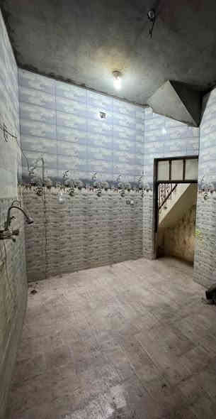 للبيع  أو للإيجار بيت 100 متر طابو صرف

حي ميسان قطاع 79 الشريط 

خلف الشارع العام 

‏شارع 10 متر تبليط ومجاري كامل

بناء صب كونكريت مسلح 

يتكون من غرفة وصالة ومطبخ واستقبال وصحيات داخلية وخارجية ومكشوفة وطارمة

ملاحظة البيت فارغ غير مسكون
‏‪***********
