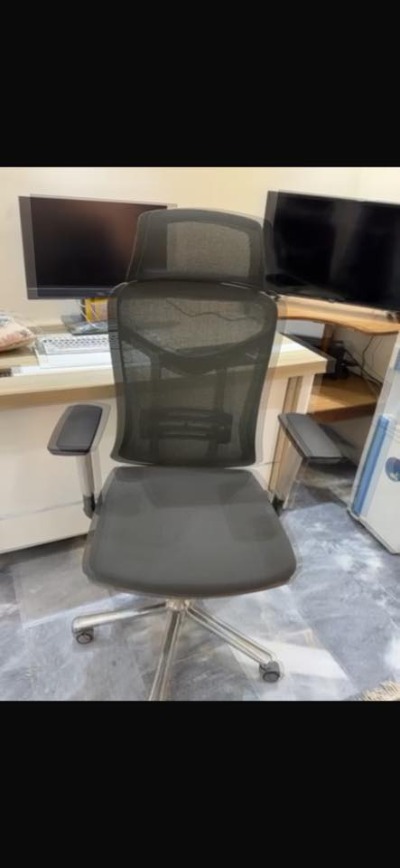 أغراض مكتب للبيع 
للتواصل ***********
