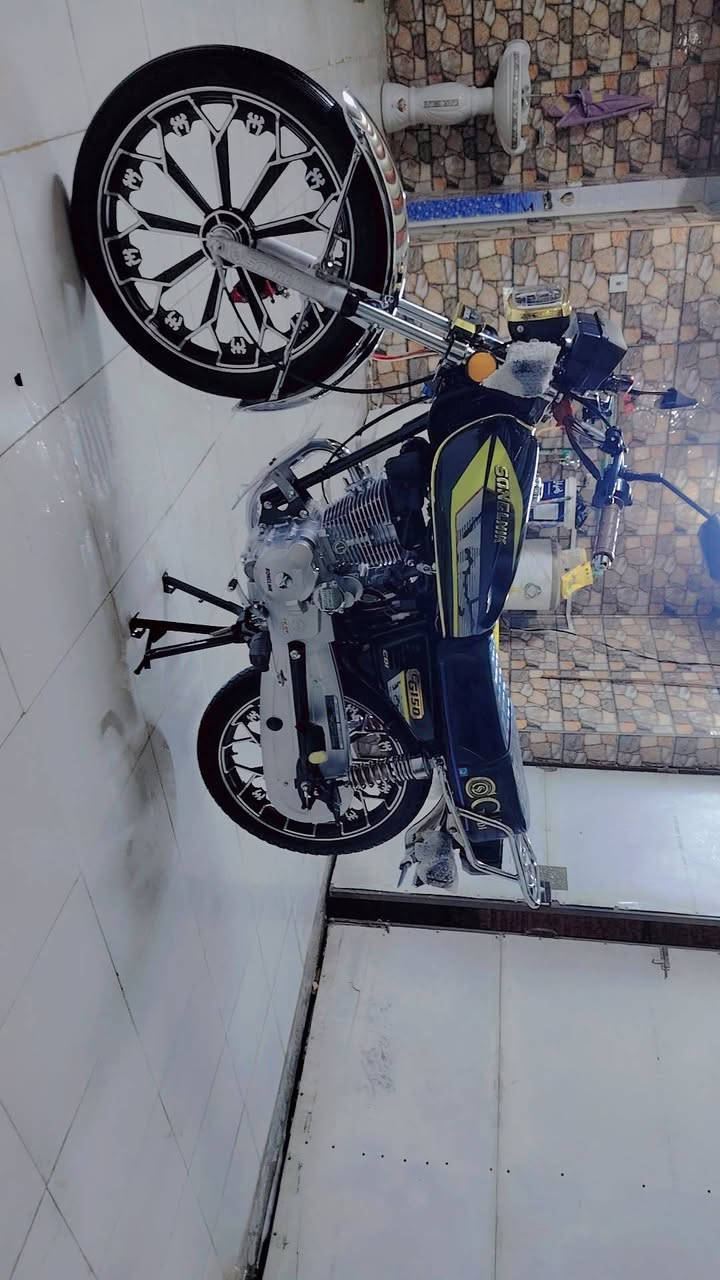 دراجه سافان للبيع 2025 الدراجه مكفوله مكفوله نظافه 100% مصارله اقل الشهر من طلعتها من الوكيل بعدها اول تبديله دهن مكفوله من الشخط شرط والله العظيم برغي برفي ممفتوح بيها سبانه مواصله الدراجه نهائيا على وضع الشركه الدراجه تشغيل بصمه يدوي وتشغيل بصمه الدراجه خير من الله شوفت عينك
عن بعد وتشغيل سويج
كلها شغاله مبيها اي نقص 
1_ موديل 2025
2_لون اسود
3_ تشغيل بصمه يدوي 
4_تشغيل عن بعد
5_ تشغيل سويج
6_ حساس اذا دراجه منمره ماتشتغل اله تبوش
7_ اول تبديله دهن 
8_ الدراجه ناعمه بشكل شرط نگره سلف نگره هندر
والدراجه بعد احلى من الصور

ملاحظه: اني منتسب اداوم 7ب7 يعني دراجه تشتغل 7 ايام وتطفى7 ايام بعدها ع السحگ دراجه ممشتغله 
السعر 850 ورجائن الموشراي ليراسل فدوه اروحلكم واني خادم
العنوان: ديوانيه قضاء عفك
الرقم *********** بي واتسابا

850$
