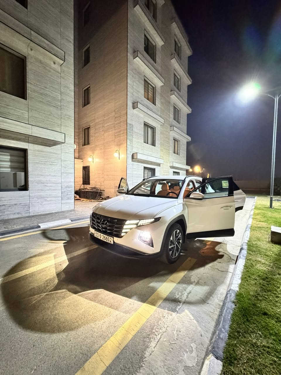 من رخصة اصحاب الكروب 

السلام عليكم اخوان 
توكسان 2024خليجي كفاله عامةة عدا بارد صغير بل صندوك السياره جديده وبعدها بضمان الوكالة ماشية 17 الف مال بيت وممتعوبه السياره تجي وتشوف بعينك وسعرها كلش مناسب مستعجل عله بيعتها لان عندي ظرف عارضها ب 220 وبيها مجال حك الجية السياره بسمي واحولك ثاني يوم مكاني بغداد الزعفرانية 

***********
