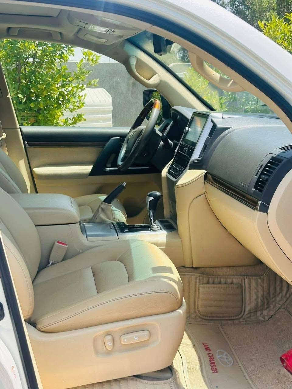 🔹 لاندكروزر GXR 2016 للبيع 🔹
📍 رقم بغداد - باسمي
✅ تحويل فوري ثاني يوم
🚘 مواصفات السيارة:
 • موديل 2016 GXR
 • 6 سلندر
 • ماشية 100 ألف كم
 • بصمة تشغيل
 • بصمة أبواب
 • كشنات كهربائية
 • كشن السائق 3 حركات
 • كشنات جلد
 • 8 إيرباك
 • فتحة سقف (سلايد)
 • ثلاجة
 • تحكم ستيرن
 • مرايا شفط
 • مرايا قلاب عند الرجوع
 • إشارات بالمرايا
 • حساسات أمامية وخلفية
 • كاميرا
 • زينون/زراك لايت
 • طفاية حريق
📝 ملاحظة:
السيارة كفالة عامة، عدا الجام الخلفي بيه صبغ شبيرين، والسونار موضح بالمنشور.
📍 مكان السيارة: بغداد💰 السعر: 45,000 دولار
📞 للاستفسار: ***********
