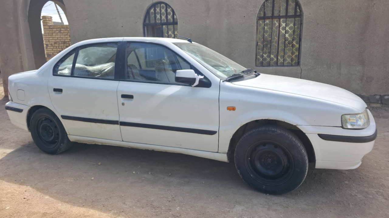 السلام عليكم سمند موديل 10 بيها بارد قليل رقم نكليزي مكينه كير حداديه تخم تاير  كهربائيات كله نضيف سعرها 38بيها مجال قليل مكانها الديوانية ***********
