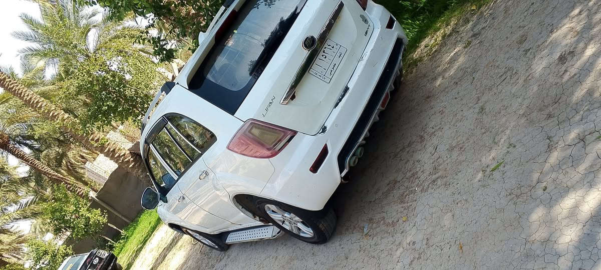 سلام عليكم سيارة نيفان موديل 12مكينة وكير كفالة عامة تبريد ثلج كشرهة حلو  كير عادي ترهم مراوس   مكان السيارة بابل قضاء المحاويل سعر 55ورقة ***********
