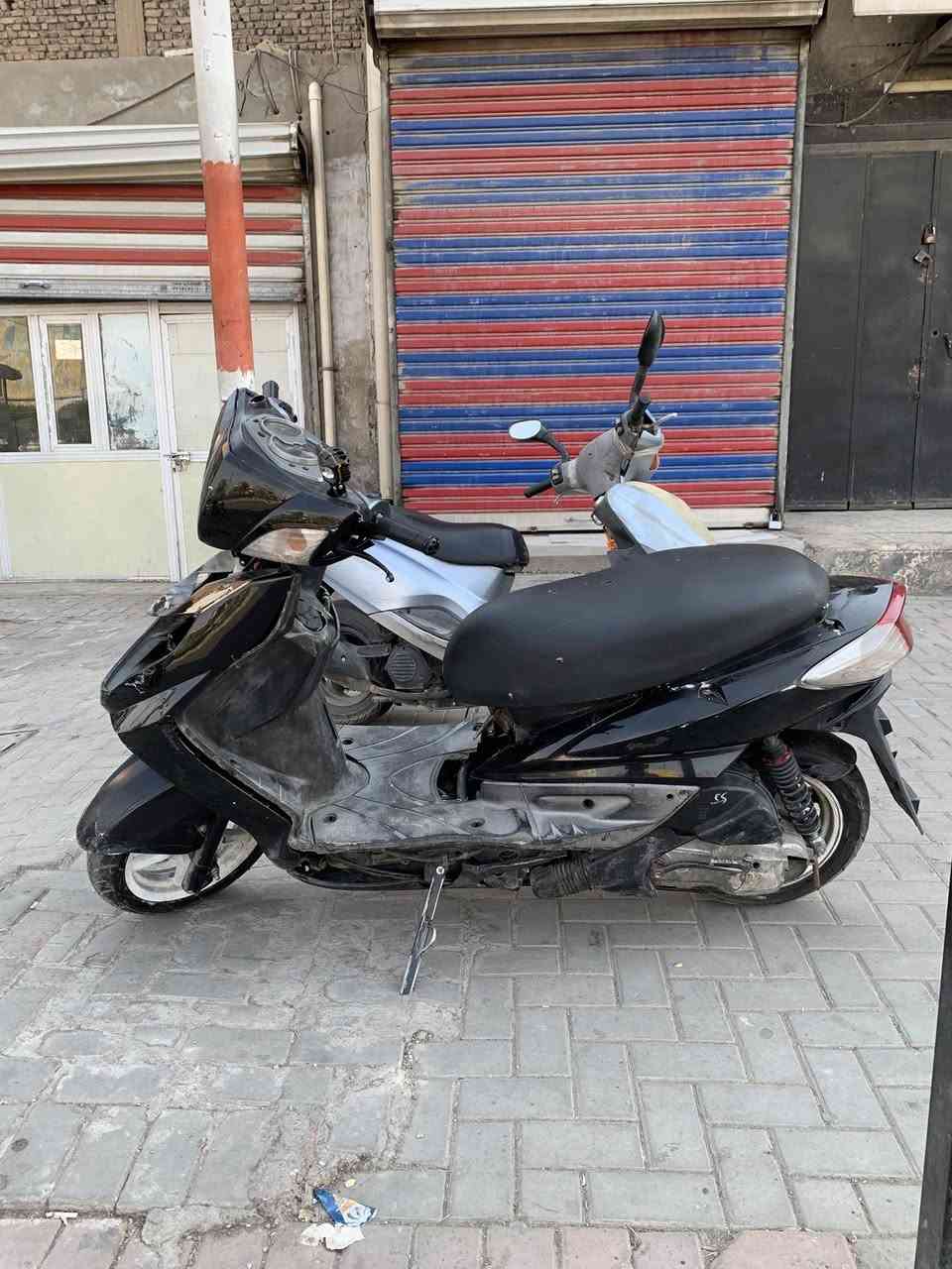 سكنس فحل كابريتر كوم حديد ب ٣٠٠ و بيها مجال بسيط ابو ال ٢٠٠ ليدخلي مكاني الشعب حي التجار موجود بس على الرقم ***********
