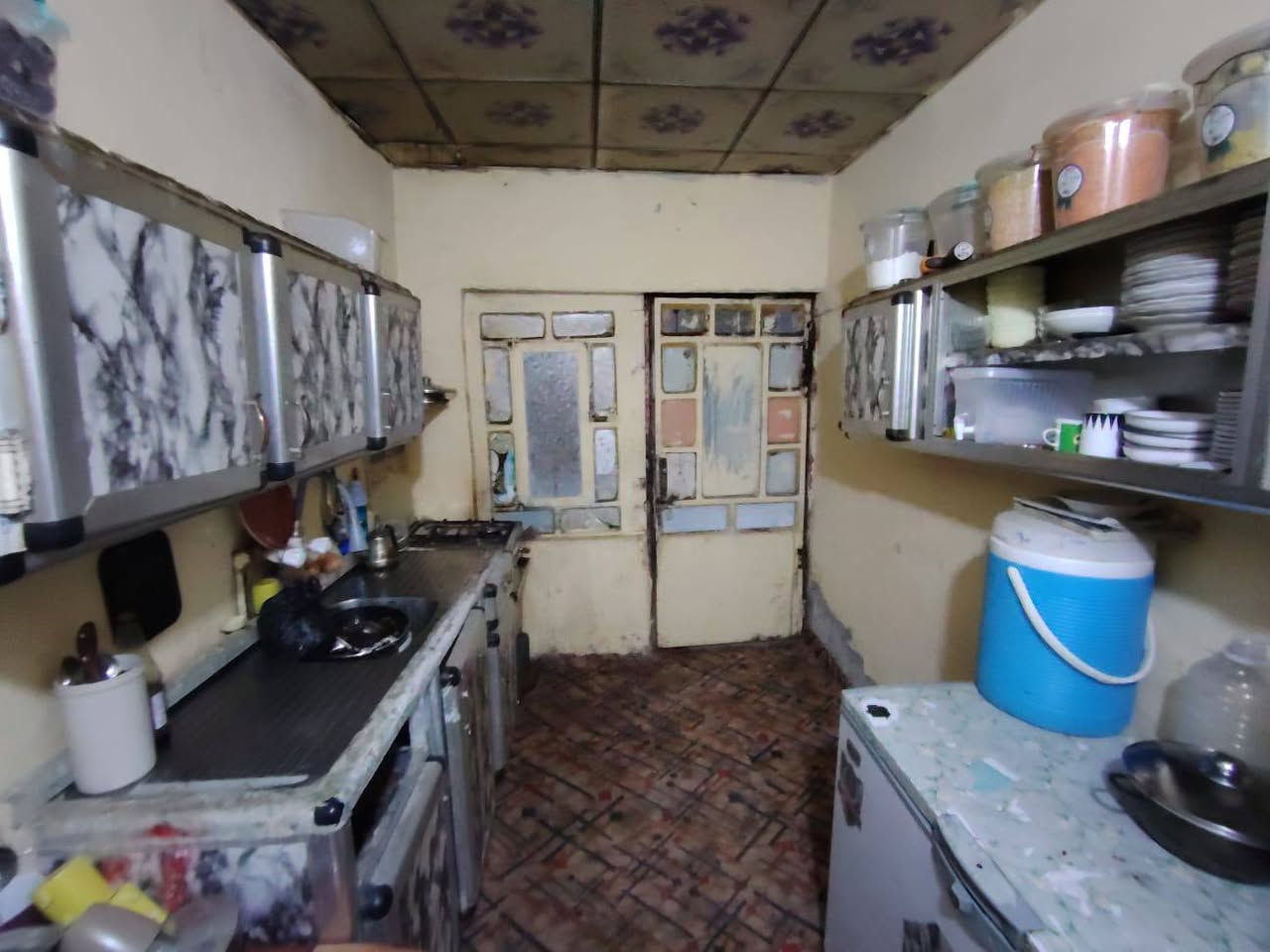 بيت للبيع اصلاح زراعي المساحة 180م العنوان الحمزة الغربي ساحة ناجي قرب ابو شهد ابو السبالت مقابيل ساحة يوجد فيه غرفة ومطبخ واستقبال وصحيات داخلية وخارجية وصالة السعر 25وبيه مجال بسيط الاستفسار الاتصال على الرقم ***********
