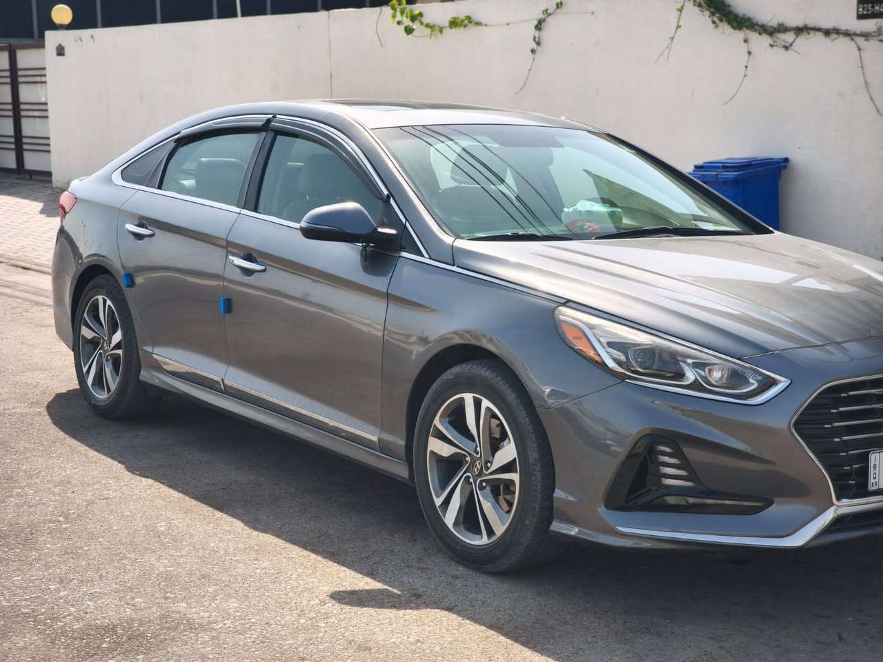 السلام عليكم سوناتا موديل 18 لمتد أمريكي حادثها باب وجاملغ فول مواصفات ماشيه ,1000
معروفه مواصفات ال لمتد مكينه 2400 
مكانها نجف قضاء المشخاب ناحية القادسية
بيع او مراوس حسب القناعه رايدها 142وبيها مجال
***********
