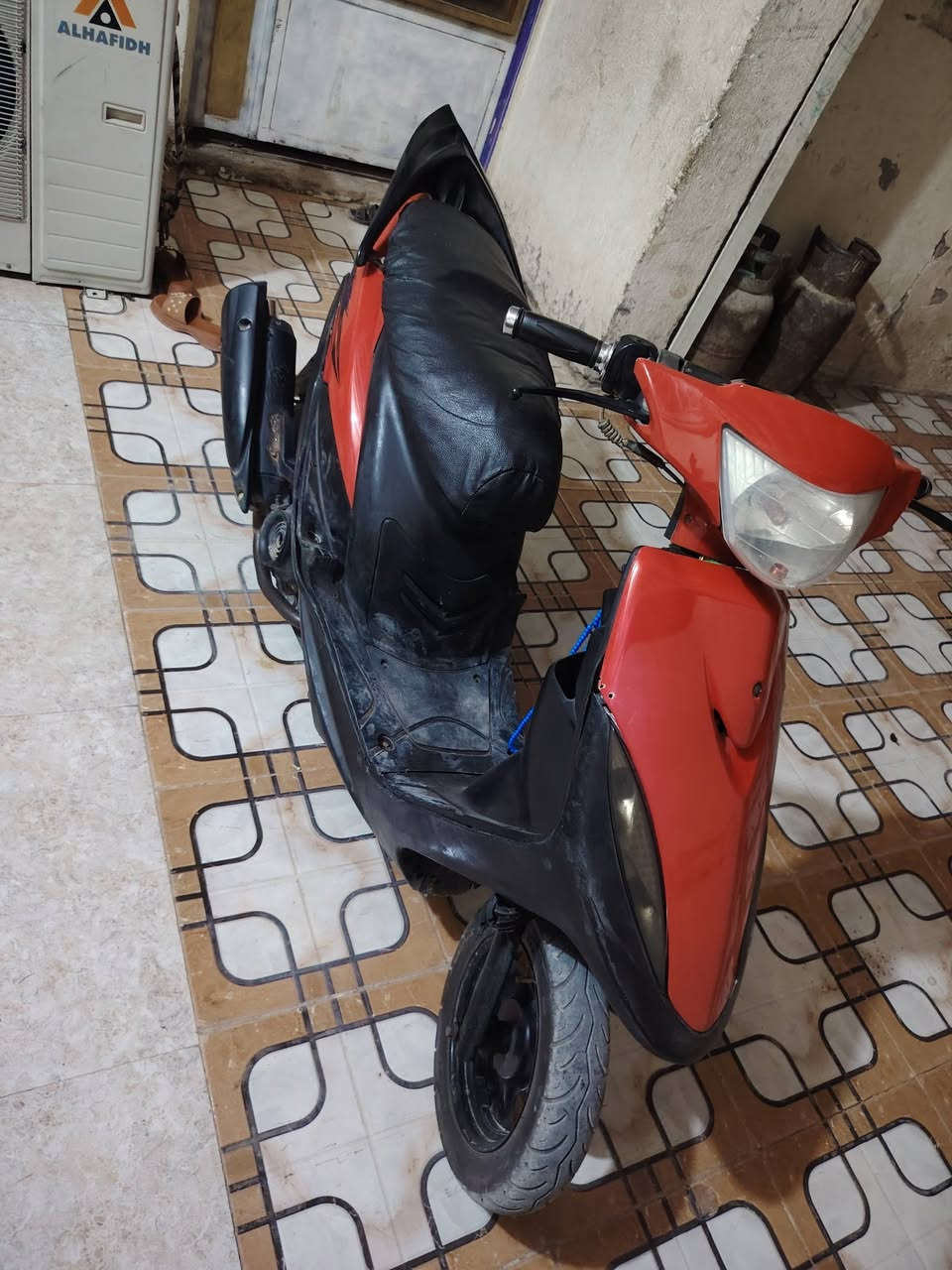 ماكس عدله مامفتوحه كلجات رياضي شلعه فول وريد ابيع مستعجل على بيعته مكان الديوانية سعر 550 وبيه مجال رقم ***********
