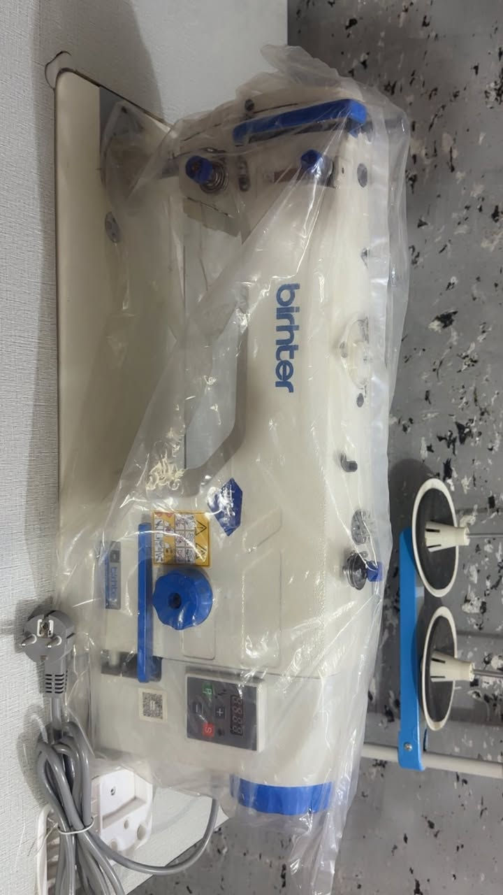 السلام عليكم مكينه براذر حاسبه كاتم تحكم سرعه تحكم ابره تحكم اناره بالكارتون المكان بابل-الاكرمين السعر: 330 الف فقط وبيها مجال للطيبين مع هديه سيت ابر مع دبة دهن مع هديه بسيطه ومواكيك ،  الرقم :*********** .
