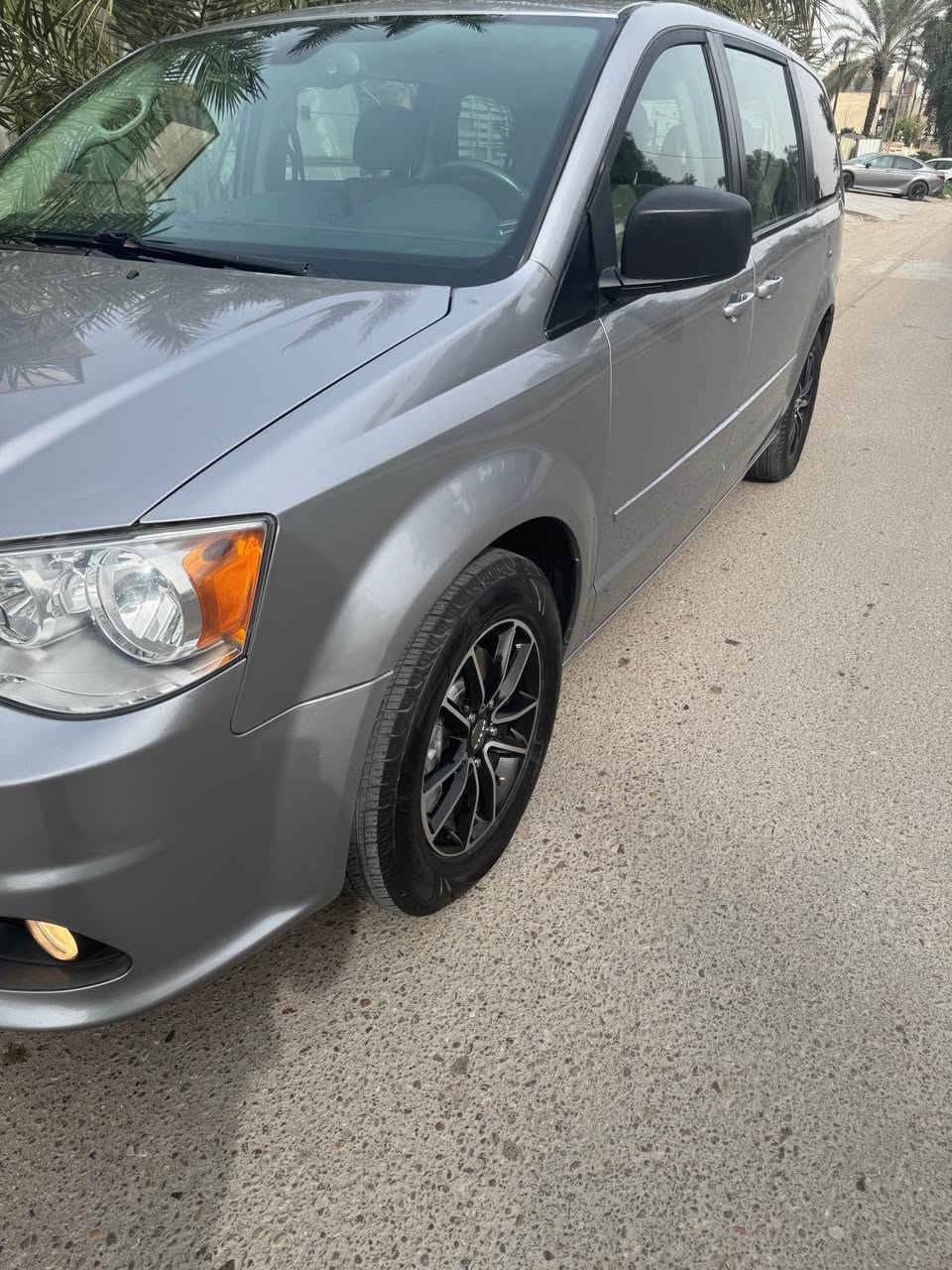 دوج كرفان موديل 2017 رقم سليمانيه ٣ قطع صبغ جاملغين امامي +بنيد صبغ  محرك كيره جديد مكاني بغداد العامريه تخم تاير جديدسياره جاهزه*********** بغداد, العراق
