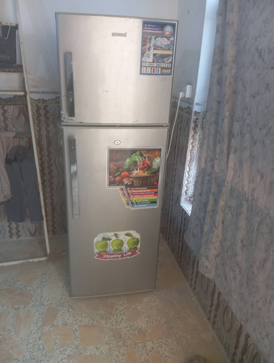 ثلاجه للبيع نوعيه نوال مكان النجف شارع 30 الحولي السعر 175 الاستفسار هذا رقمي *********** يراسلني خاص
