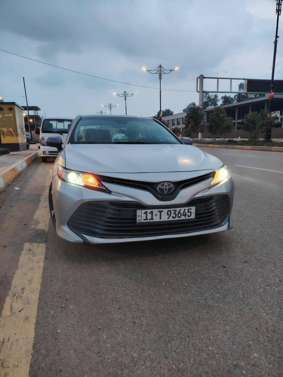 السلام عليكم البيع كامري موديل2018 رقم بغداد الجديد و بسمي السياره   حادث جاملغ وصندوك خلفي موصفات شاشة تحكمات ستيرن رادرات بدون يرباك حساسات مكان ديالى السعر 170 رقم ***********
