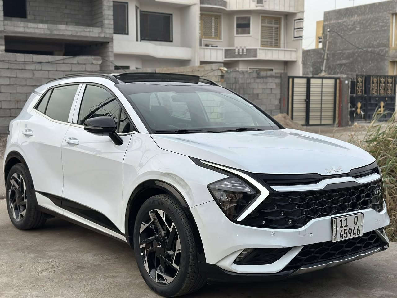 سبورتج 2024 ضمان الدوليه ماشيه (11000)
السياره فول مواصفات ومناقصها شي 
كراسي جلد وشاموا 2 كهربائ ( تدفئه وتبريد)
بنوراما على طول السقف
حساسات امامي خلفي 
كاميرا دوراه خلفيه 
بك لايت ليد بل كامل 
ويل حجم 19 سبيرها ويل كب منازل
دشبول شاشات 
شاشه تبريد بيانو
سياره مواصفاتها معروفه وبعدها بوضع الشركه 
سعرها 254$ بيها مجال بسيط
 
للاستفسار ***********
موقع السياره بغداد
