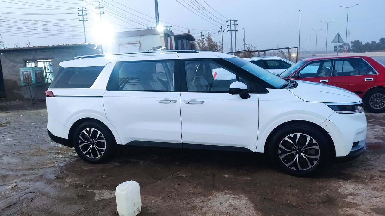 كيا كرنفال موديل 23 رقم بابل مكفولة كفالة عامة ***********
