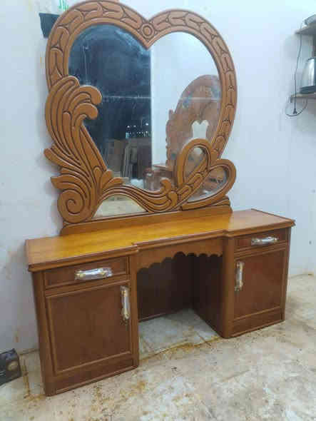 السلام عليكم غرفه كامله مال ست بيبان تسكام شغل درجه اولى طابقين الغرفه نظيفه كلش وكامله اي نقص ما بيها السعر 900 شامل شد بالتوصيل مجاني داخل النجف والشراء يتصل *********** انصال/////*********** فقط واتساب هذا
