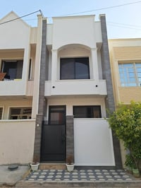 يا الله السلام عليكم دار للبيع  الاعلام حي الشباب ٥٠ متر ٣ طوابق واجهه...