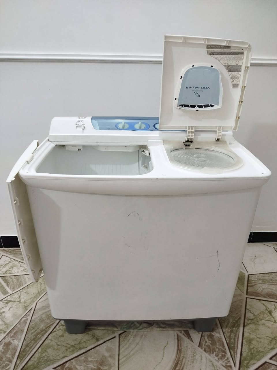 للبيع هيتاشي ياباني الصلي حجم 30 كيلو ابلاديه مداخله تصليح وبيه ضمان جاهزه غسل وتنشيف سعر  130 مكاني كربلاء حي العامل *********** 👈*********** واتساب وماسنجر موجود
