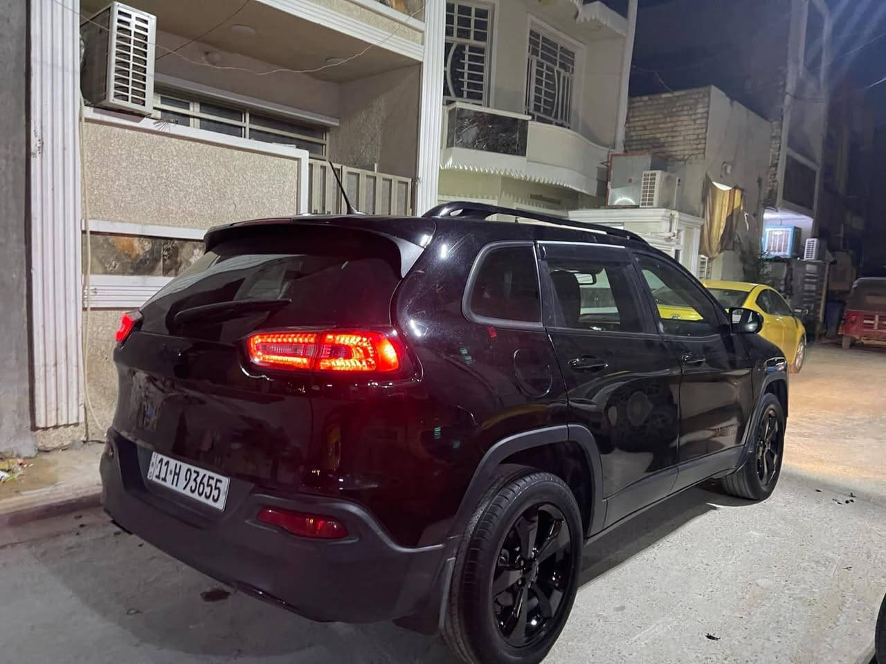 سلام عليكم اللبيع او مراوس ب احدث او اقل جيب بزون 2018 مكفوله من الصبغ حادث دعاميه مامي وبنيد مبدال نفس الون شرط بدون صبغ رقم بغداد انكليزي بسمي سياره جديد بعنه الكلمه مكان بغداد البنوك للاستفسار الاتصال على الرقم وتساب ***********
