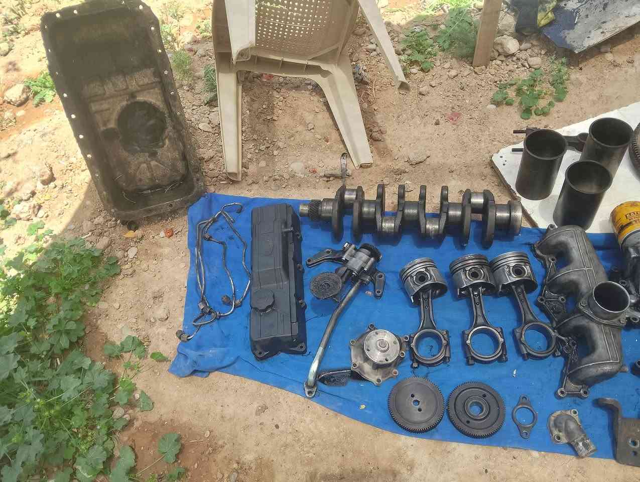 سلاوهاوڕییان
ئە م عە شیای بریجو هە موی بوفروشتن
کرنئ لوک 

هە موعە شیاکان بە شە رت 
شوین 
سمود ***********
