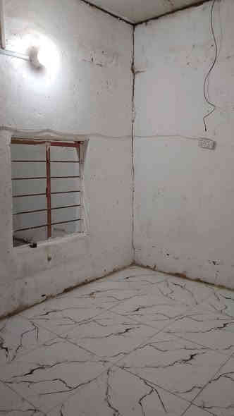 دار سكن تجاوز للايجار
الموقع البصره 

الجمعيات قرب الرعاية الاجتماعية 

قرب اكاديميه الثقلين 

مساحه البيت 200م

البيت يحتوي على غرفتين وهول واستقبال وحديقه كبيرة 

وبالإضافة إلى 3براميل ماء وگيزر وماطور 

البيت جاهز للسكن 

الايجار 200 

مقدم شهرين 400الف عند السكن 

***********
