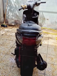 دراجه سكنس ياباني للبيع الدراجه ماتشتغل مااعرف شبيهه ابيع هلموجود سعره...