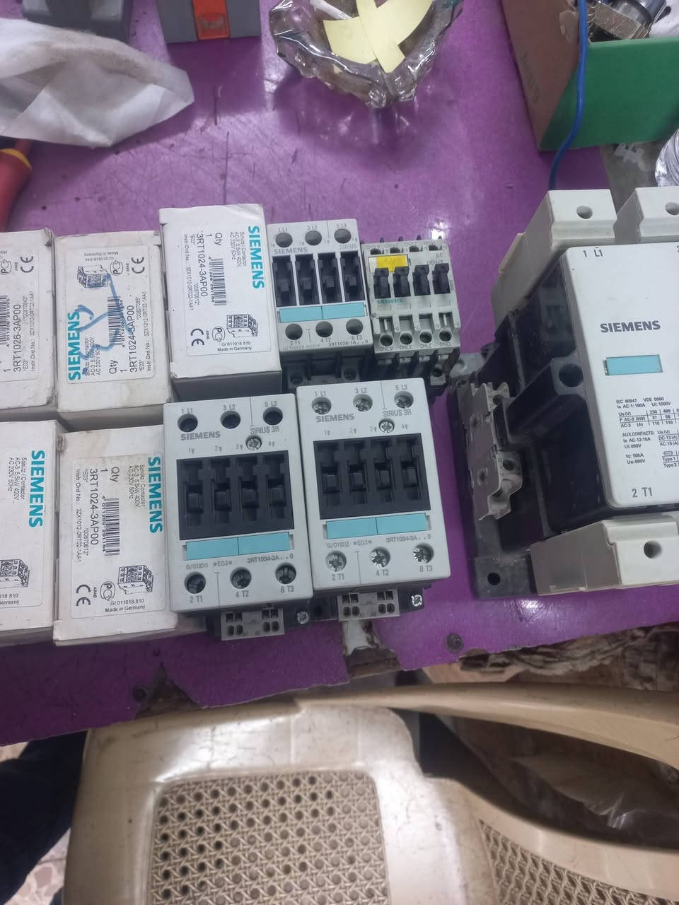 كونتكترات سيمنز العدد 21 قطعه جديد الالماني السعر نهائي 750 الف ***********  بغداد الكاظميه
